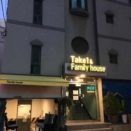 Take 1 Guesthouse Hongdae Сеул Екстер'єр фото